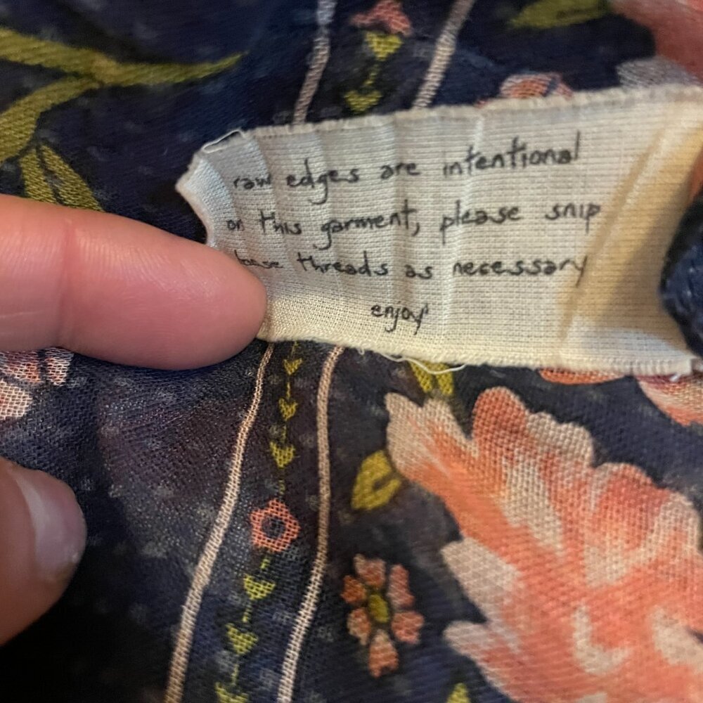 Free People peasant top short sleeve flutter raw edge floral viscose navy medium - Picture 9 of 9